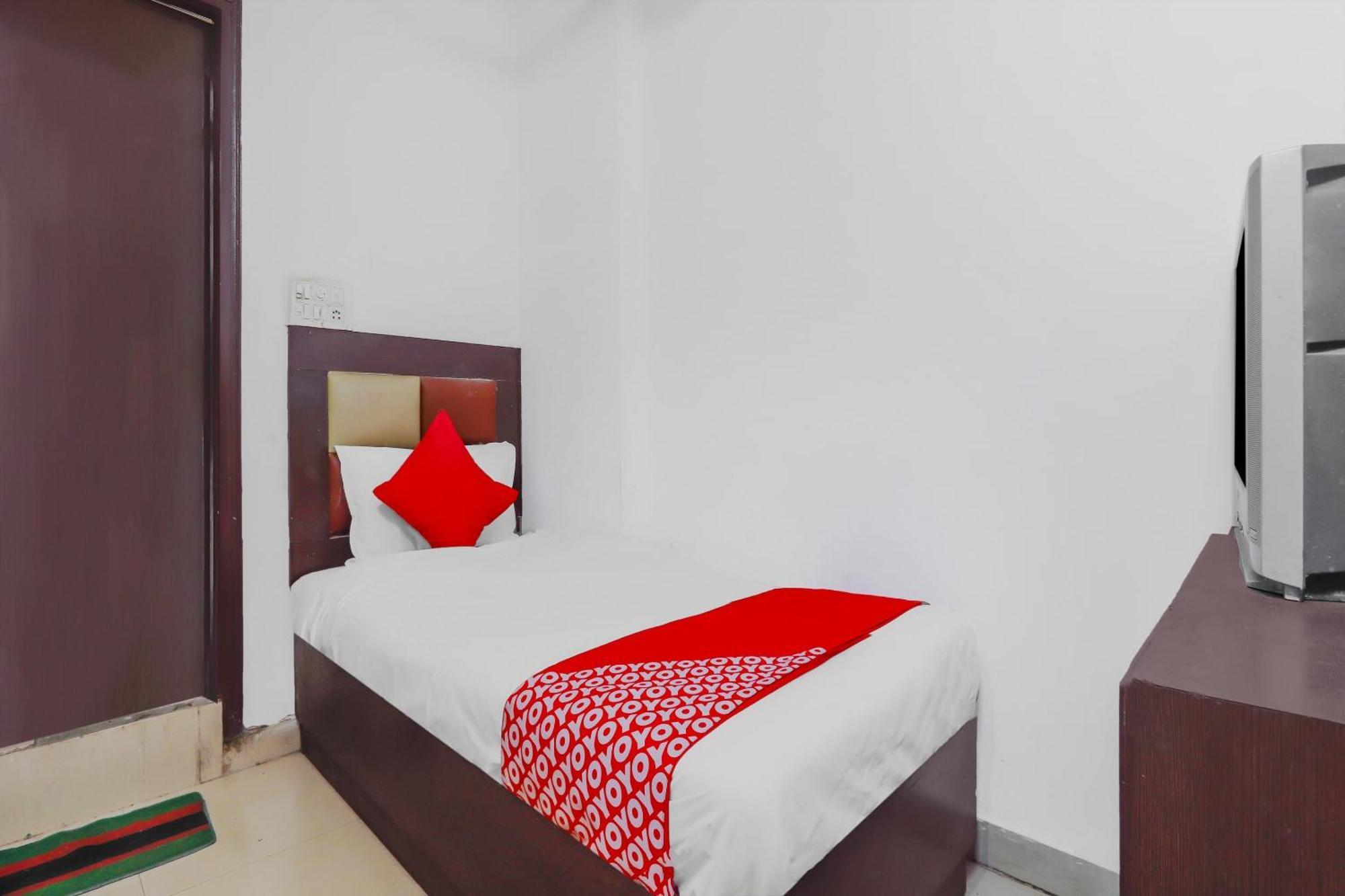 OYO 74184 Hotel Meredian Comfort Inn Hyderabad Luaran gambar