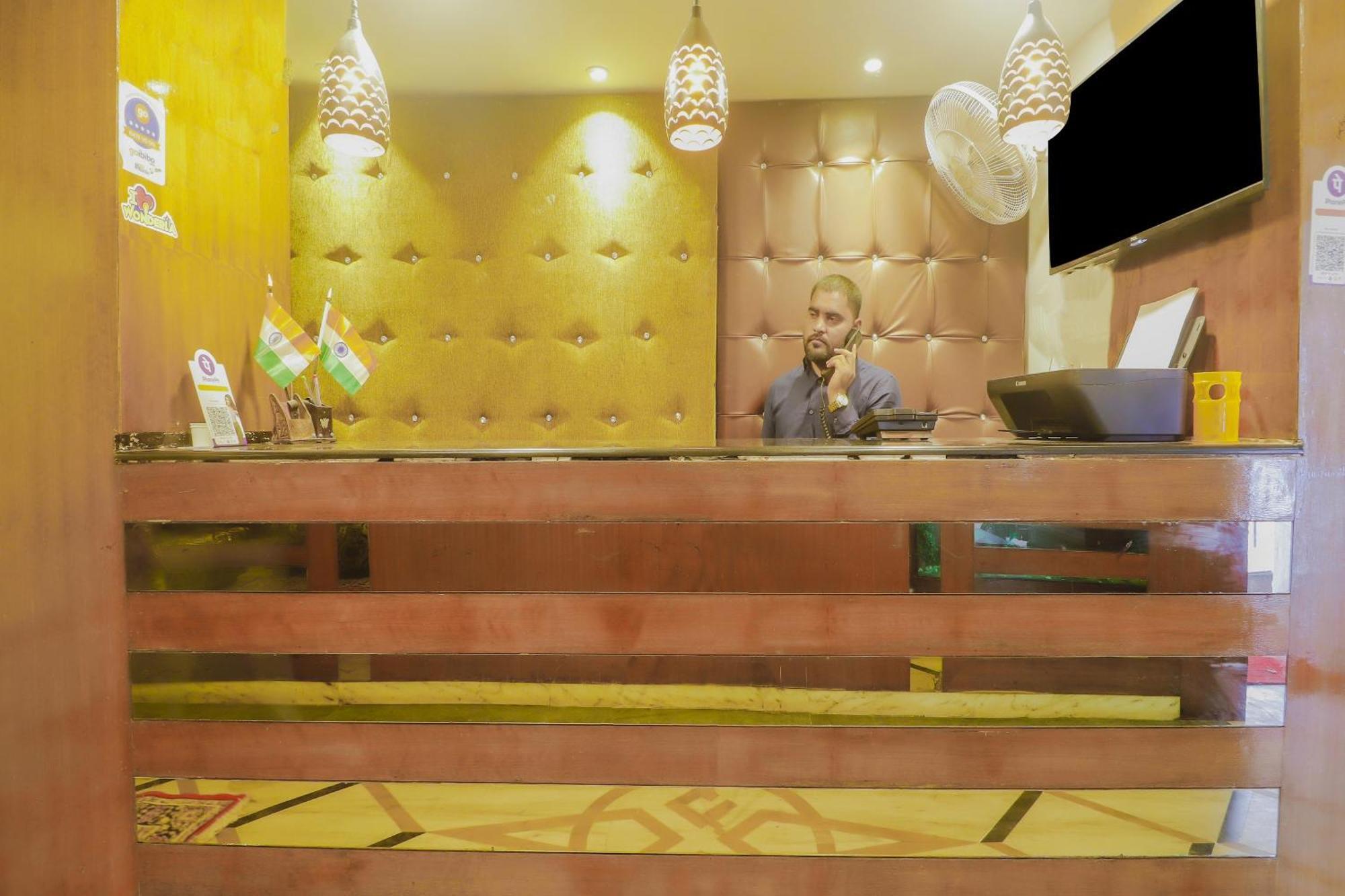 OYO 74184 Hotel Meredian Comfort Inn Hyderabad Luaran gambar