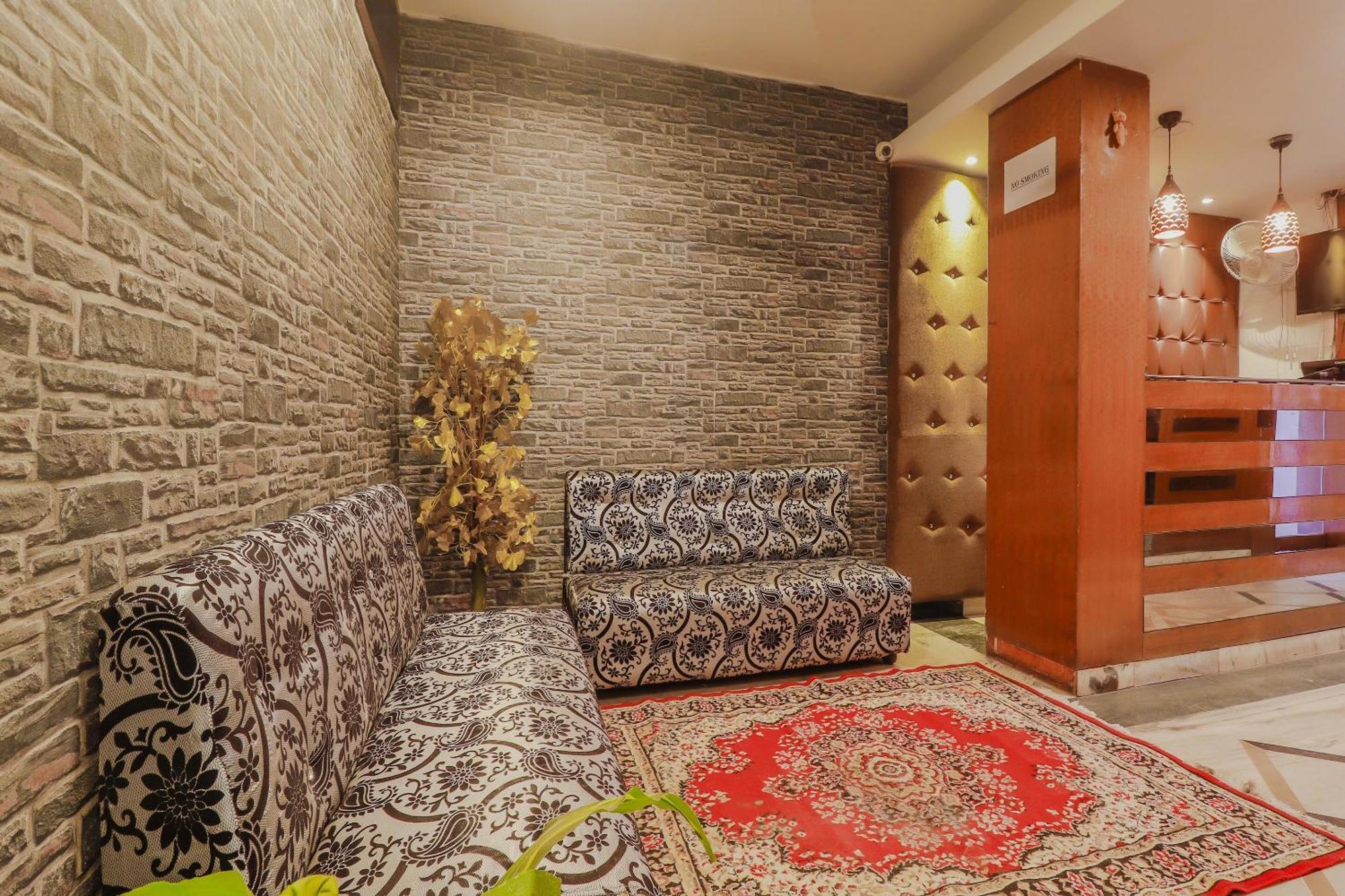 OYO 74184 Hotel Meredian Comfort Inn Hyderabad Luaran gambar