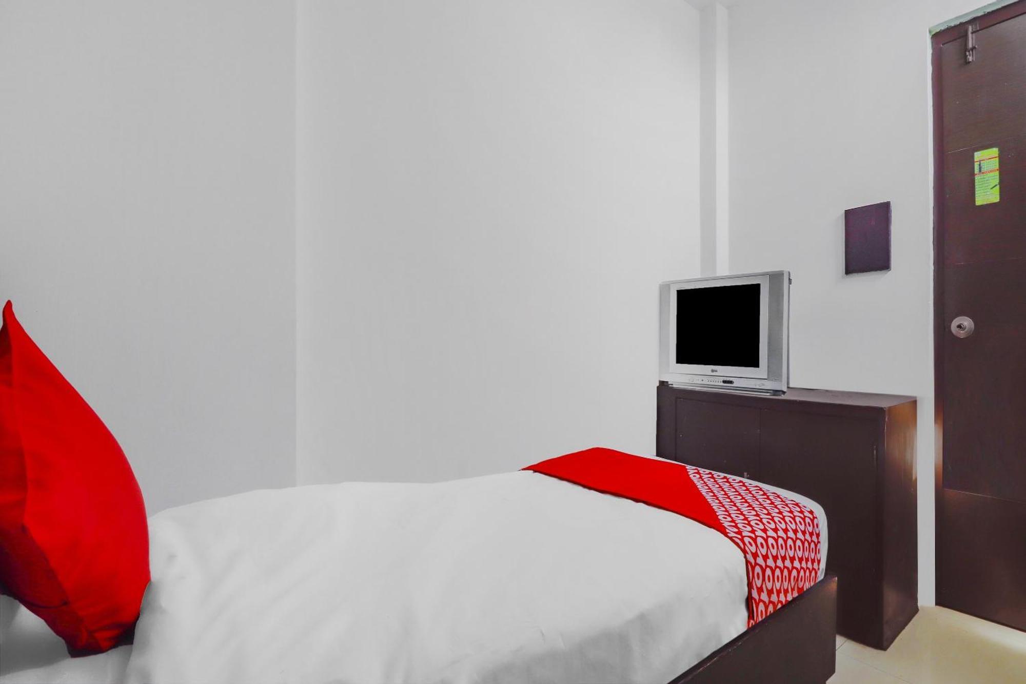 OYO 74184 Hotel Meredian Comfort Inn Hyderabad Luaran gambar