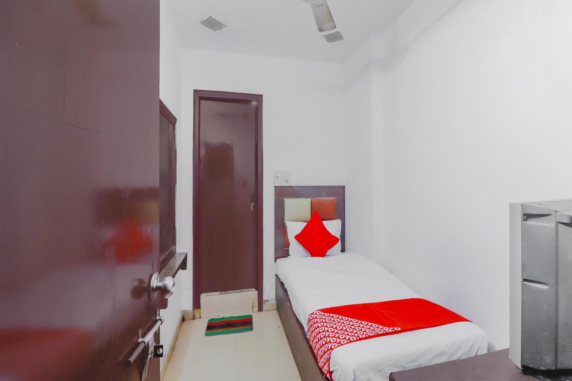 OYO 74184 Hotel Meredian Comfort Inn Hyderabad Luaran gambar